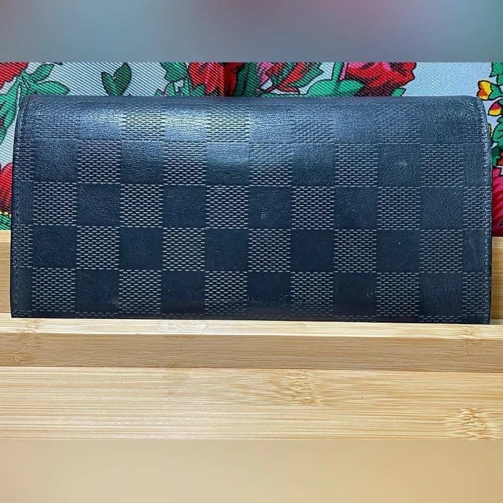 Louis Vuitton Damier Brazza wallet